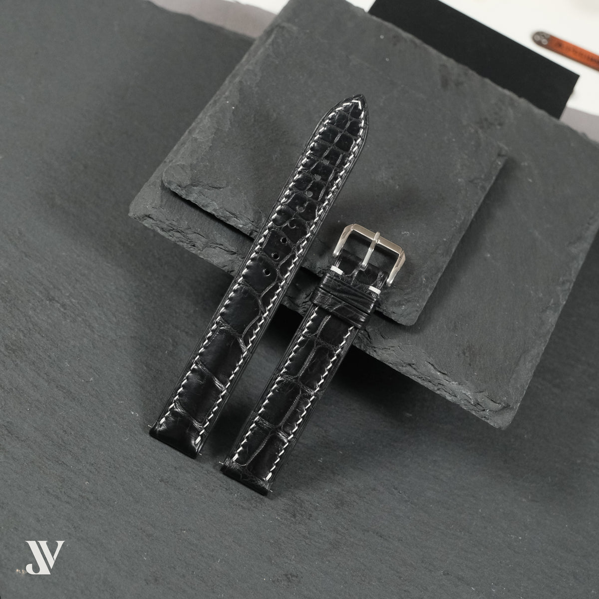 Padded Alligator Black — original product photo